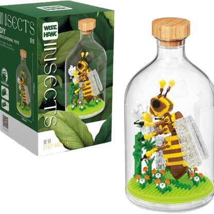 Insect Collection Building Block Set，Creative Insect Friend Set,Office Home Decor for Nature Lovers,Fun Gift for Bugs Nature Lovers, for Boys Girls Age 6-12+ (Bee)