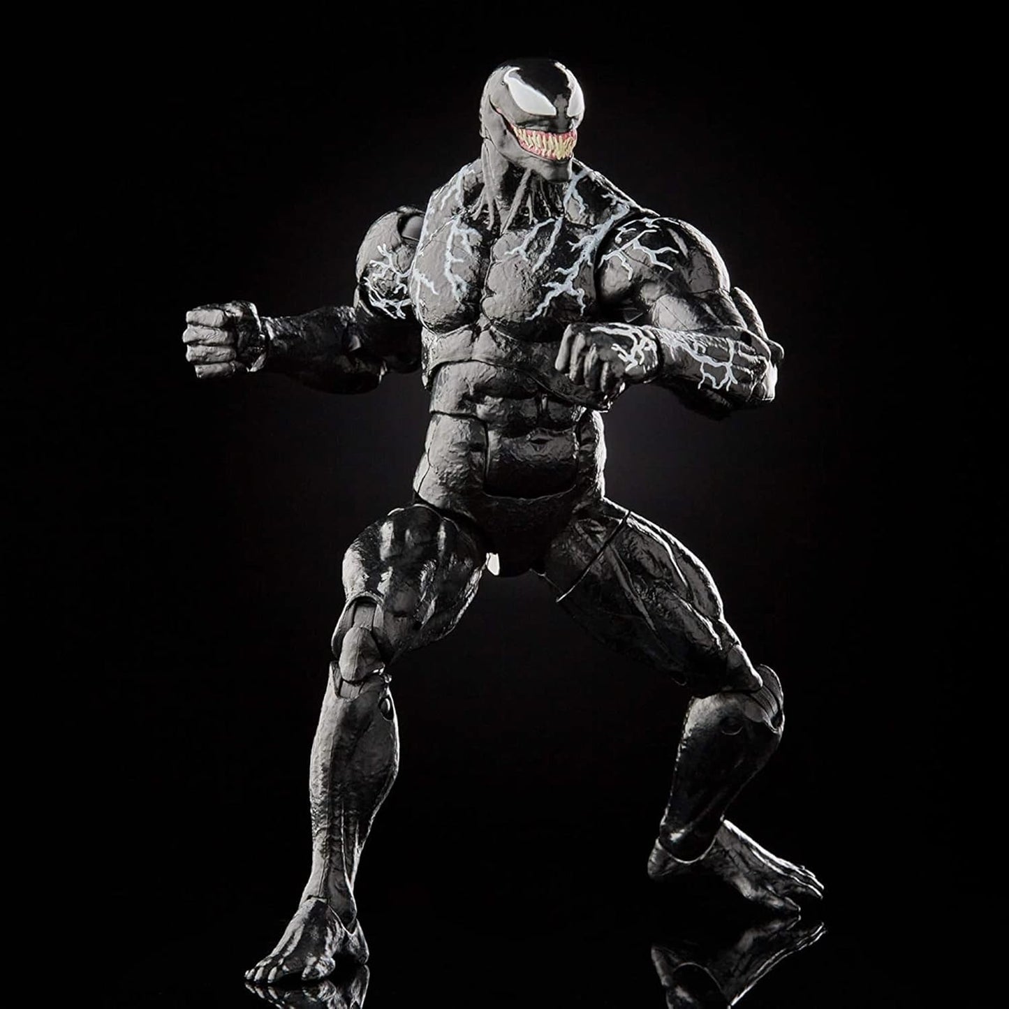 Figurine，Marvel Superhero Massacre Movie Figurine Venom 2-Joint Movable Model Ornament Peripheral Dolls